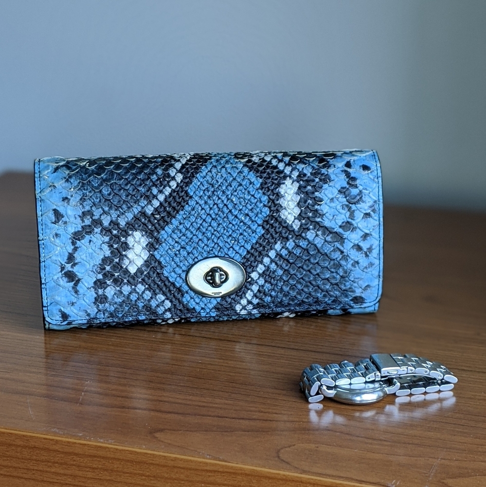 👀 RARE Coach Python Embossed Leather Clutch Bag